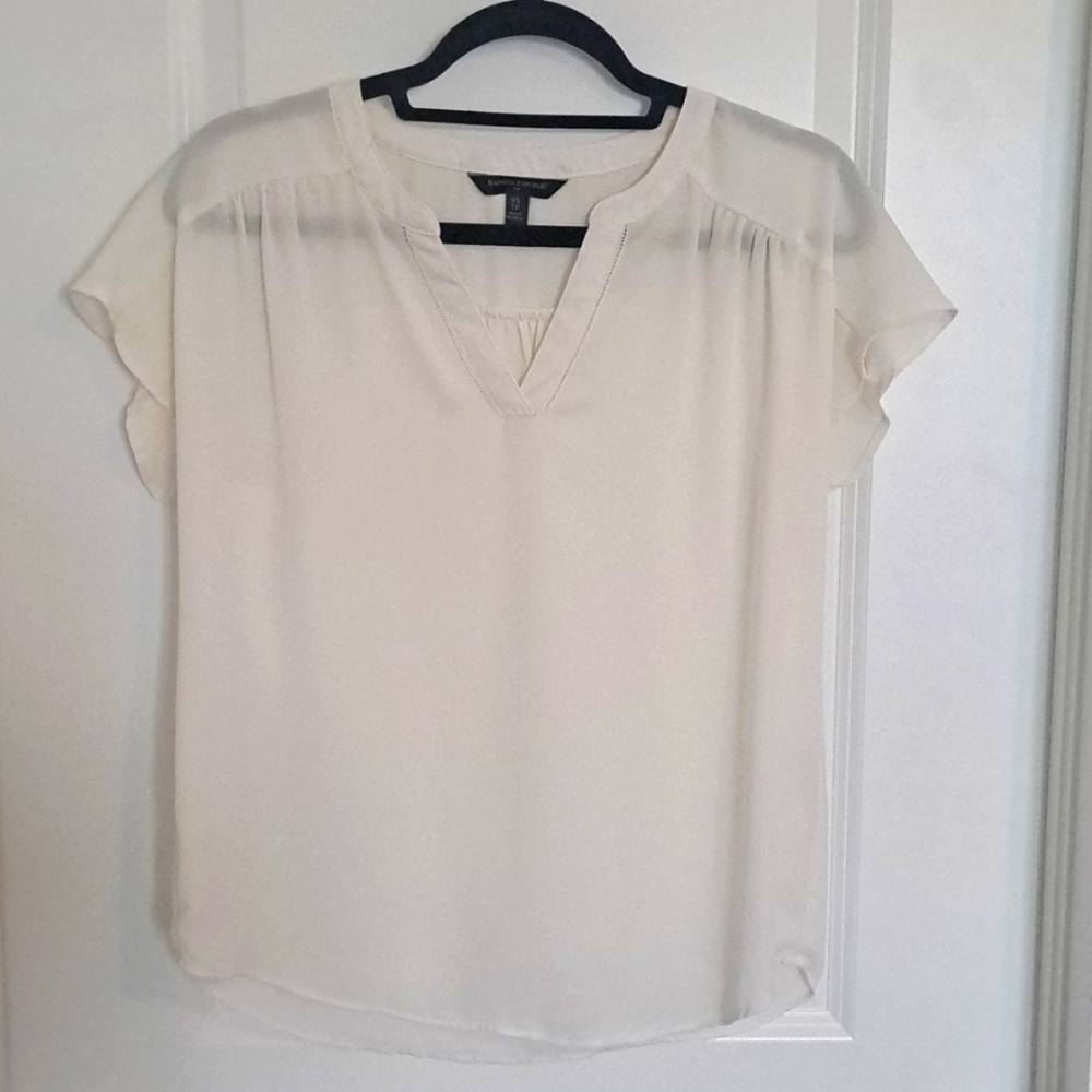 Banana Republic Cream Split-Neck Short Sleeve Blouse